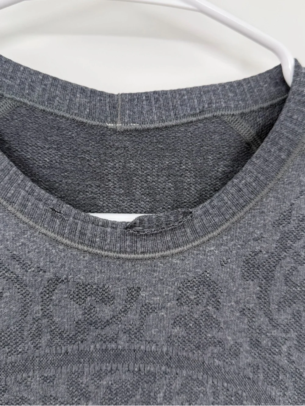 Lululemon grey floral swiftly tee 6 - Picture 3 of 4